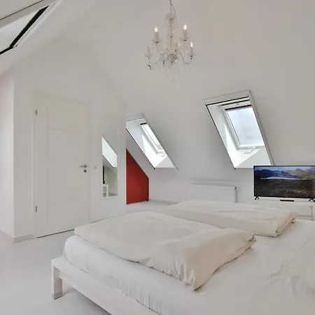 Wolburg Wolburgstrasse 16 11 *