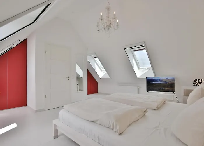 Wolburg Wolburgstrasse 16 11 *